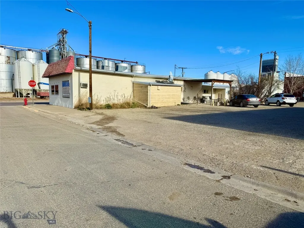 11 E Washington Avenue Chester MT 59522