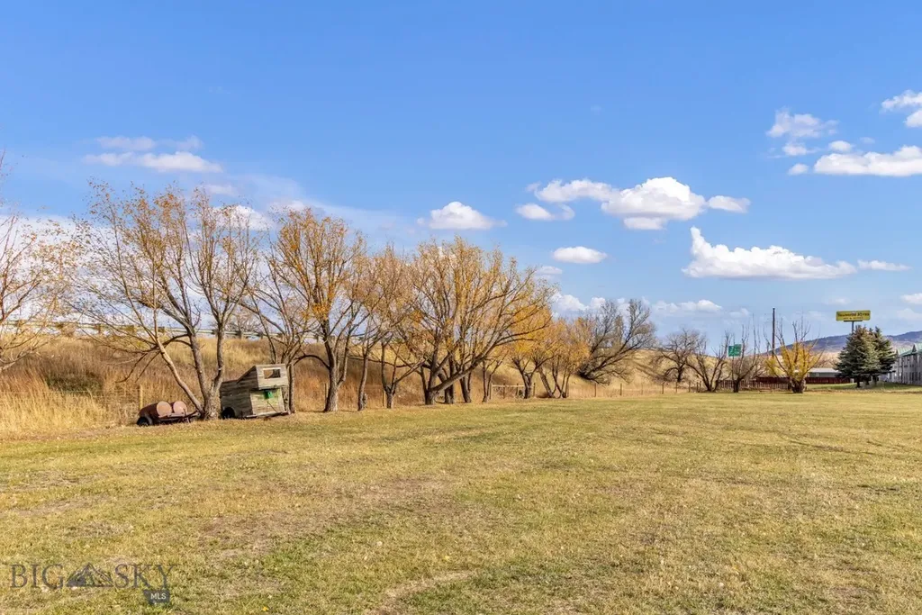 16 Loves Lane Livingston MT 59047