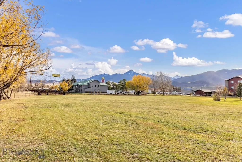 16 Loves Lane Livingston MT 59047