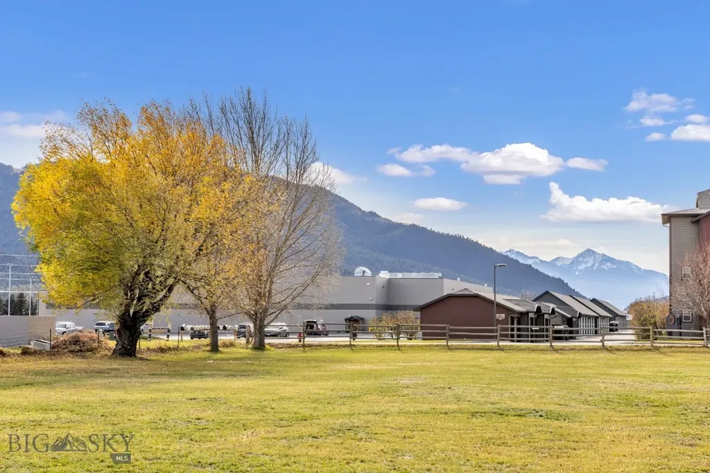 16 Loves Lane Livingston MT 59047