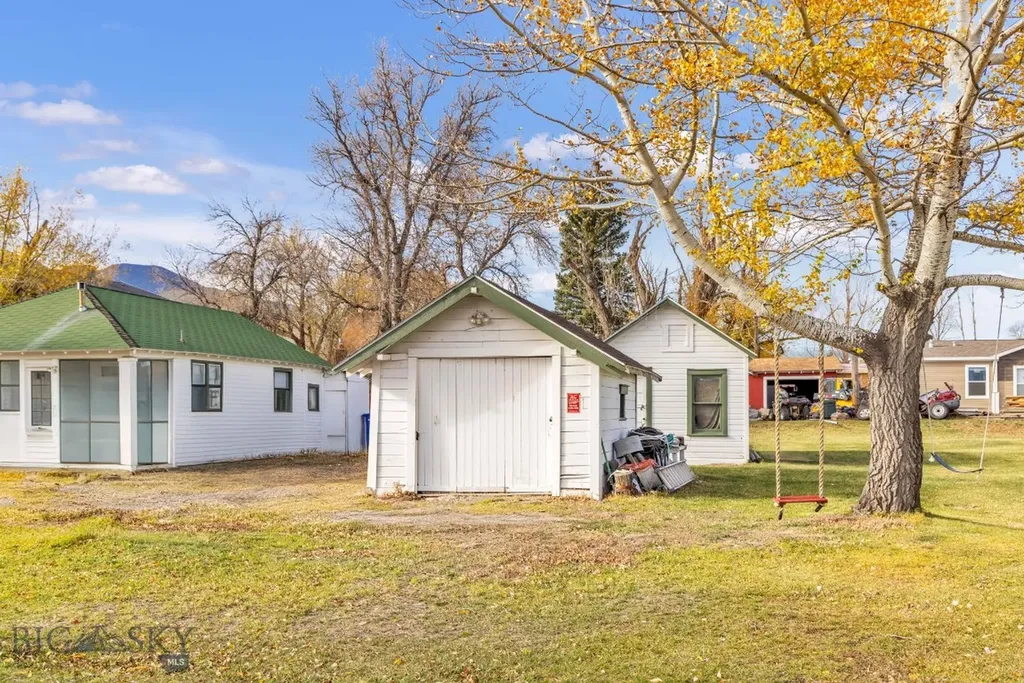 16 Loves Lane Livingston MT 59047