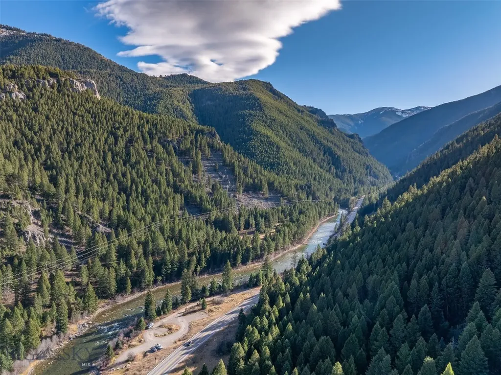 29 Old Hell Roaring Trail Gallatin Gateway MT 59730