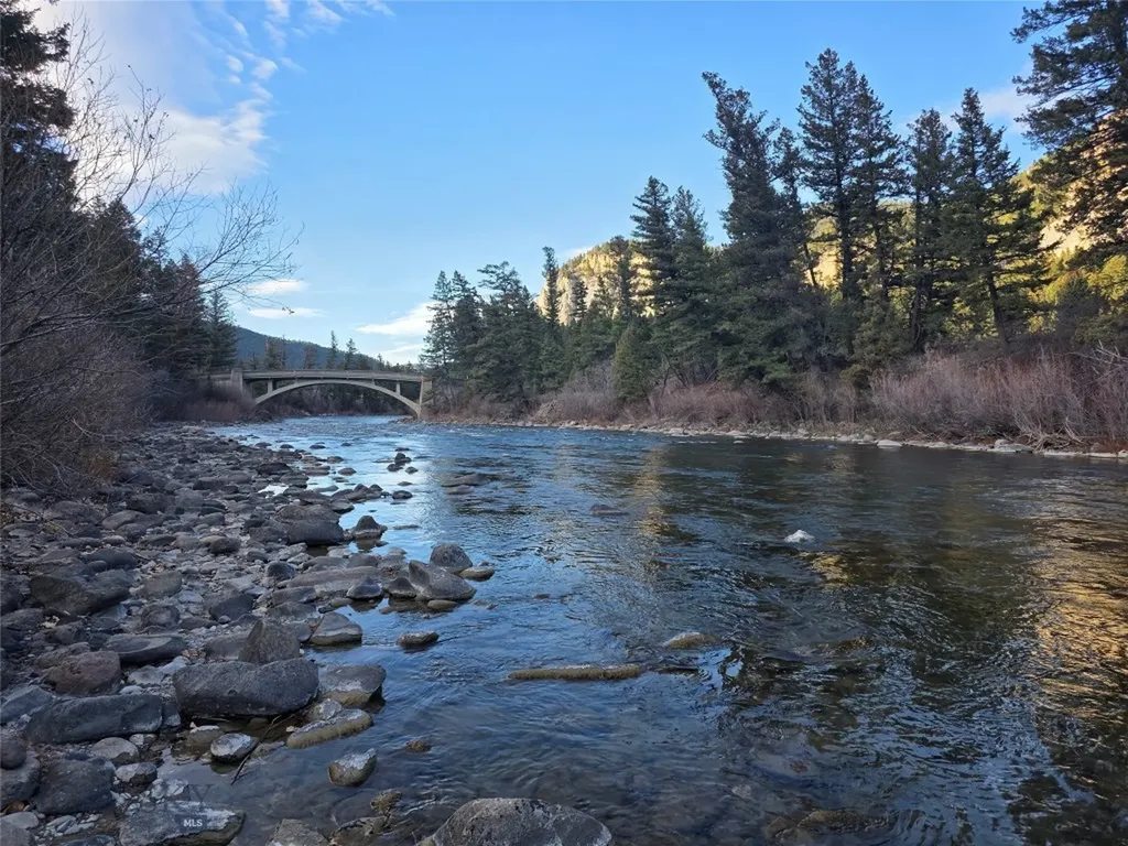 29 Old Hell Roaring Trail Gallatin Gateway MT 59730