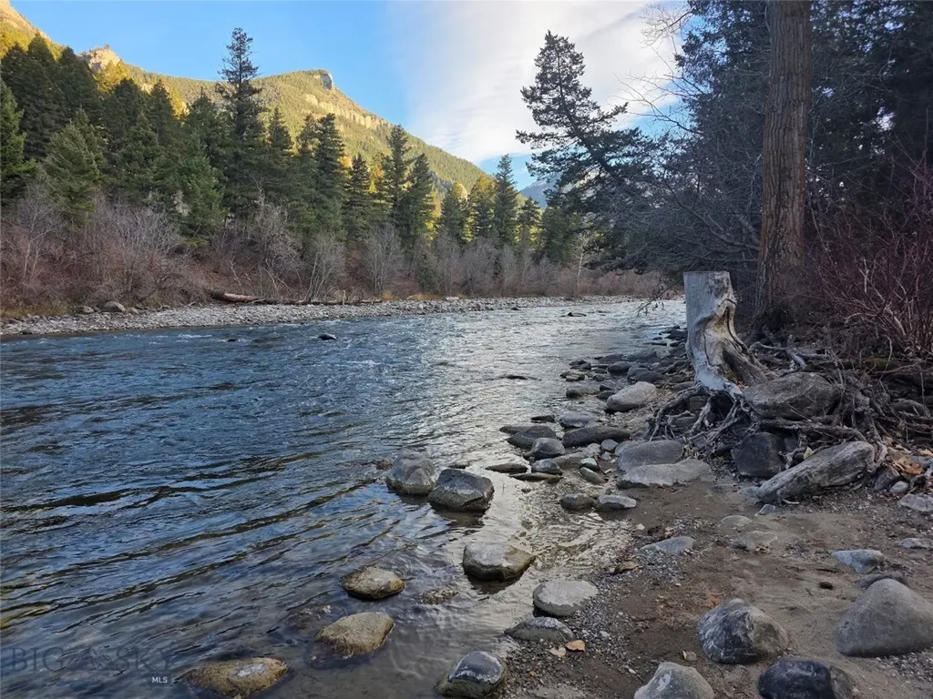29 Old Hell Roaring Trail Gallatin Gateway MT 59730