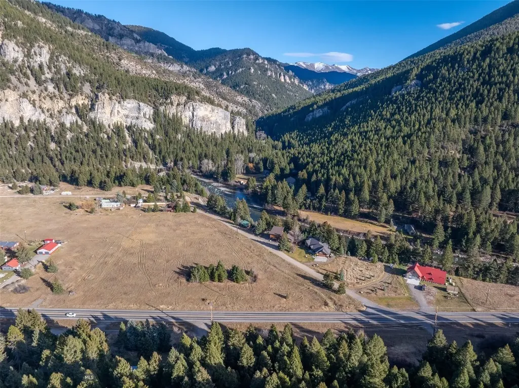 29 Old Hell Roaring Trail Gallatin Gateway MT 59730