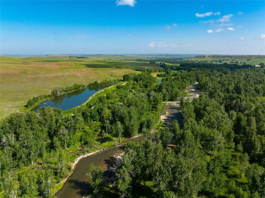 2825 & 2830 Highway 78 S Absarokee MT 59001