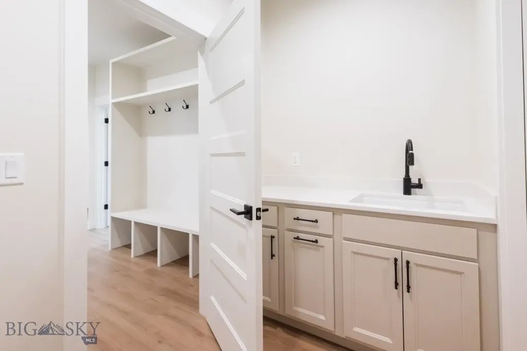 16 Cowen Lane Bozeman MT 59718