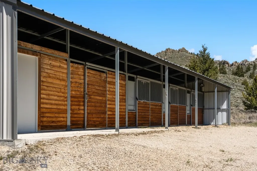 405 Swayback Road Mcallister MT 59740