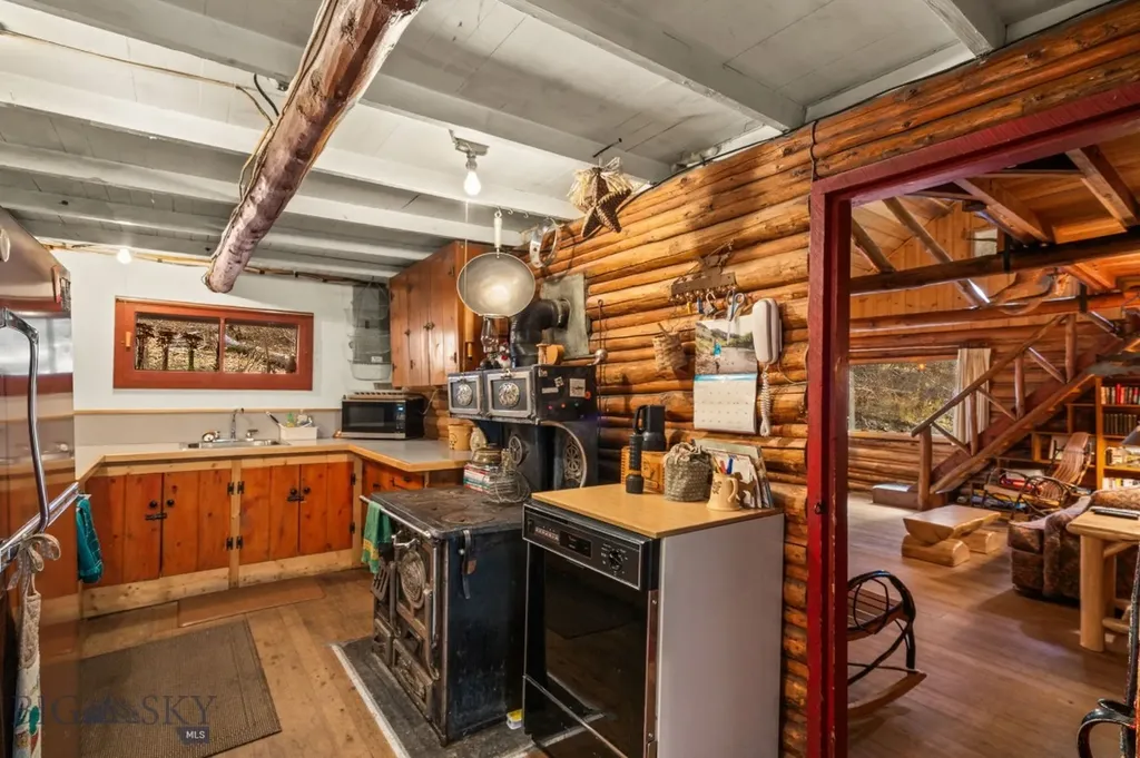 10400 Hyalite Canyon Road Bozeman MT 59718