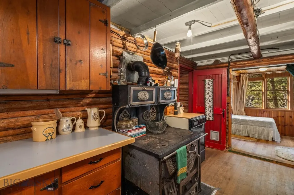 10400 Hyalite Canyon Road Bozeman MT 59718