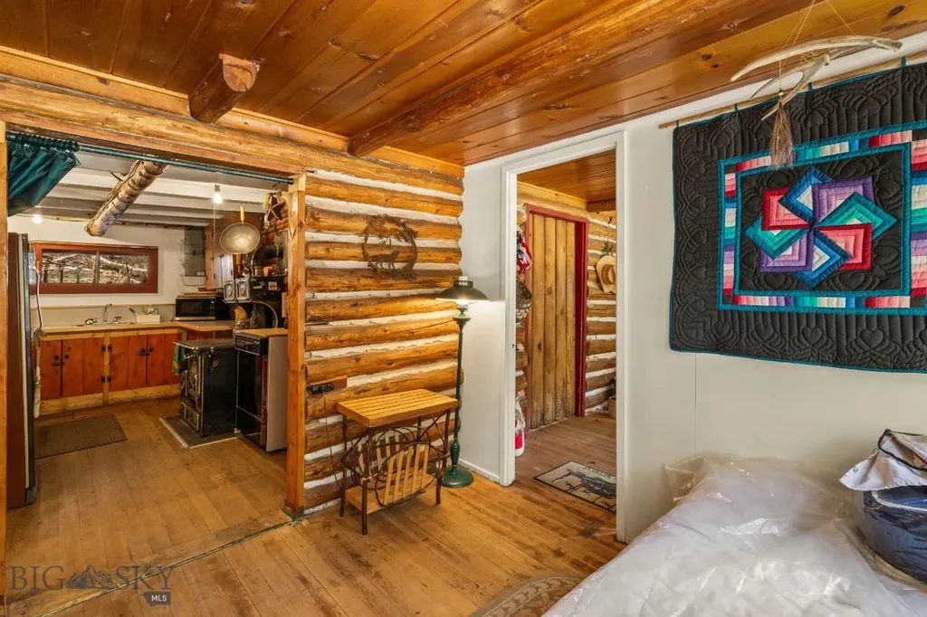 10400 Hyalite Canyon Road Bozeman MT 59718