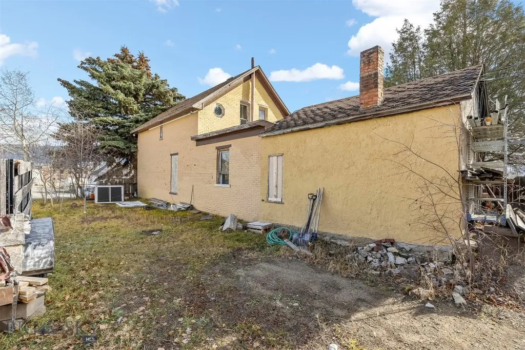 225 S Dakota Butte MT 59701
