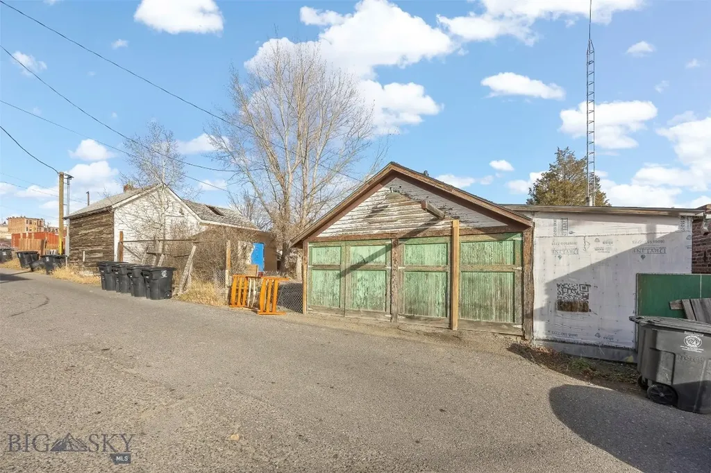 225 S Dakota Butte MT 59701