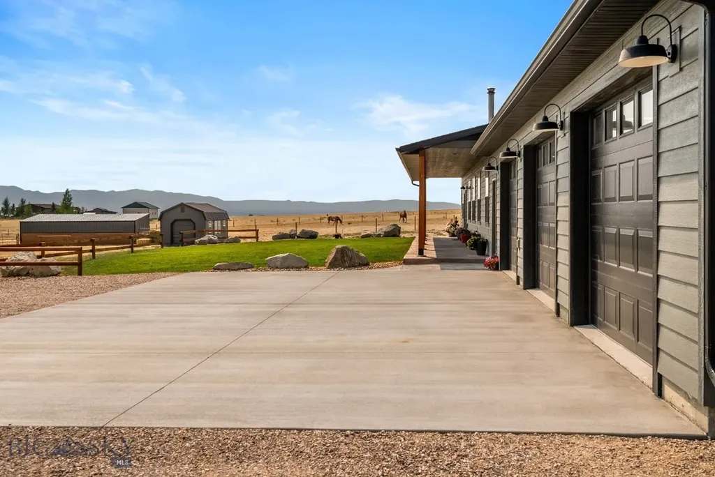 9 Sundust Lane Twin Bridges MT 59754