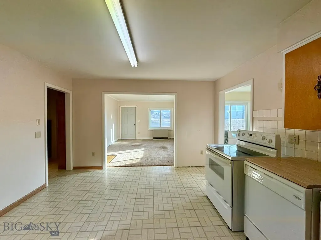 918 Fifth Street Deer Lodge MT 59722