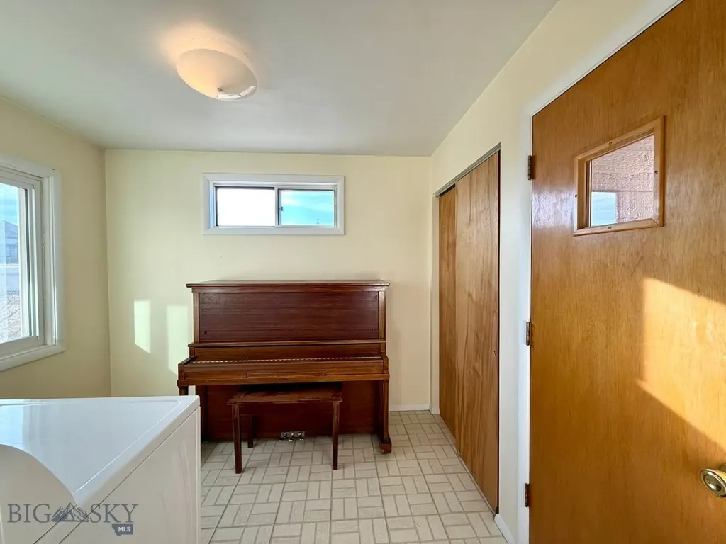 918 Fifth Street Deer Lodge MT 59722