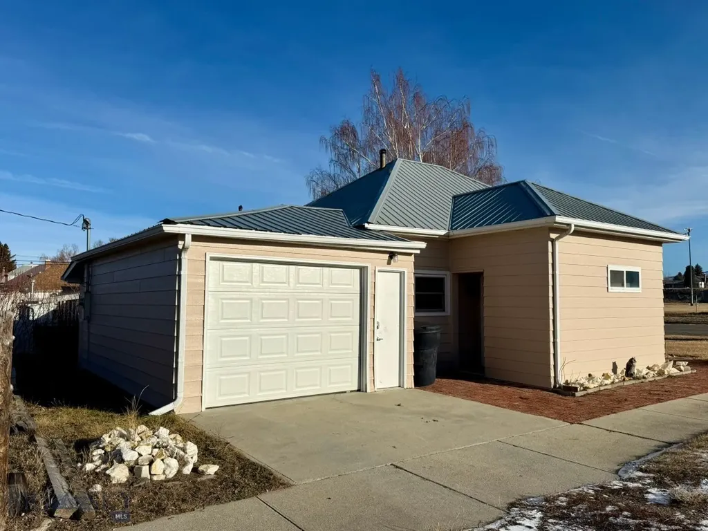 918 Fifth Street Deer Lodge MT 59722