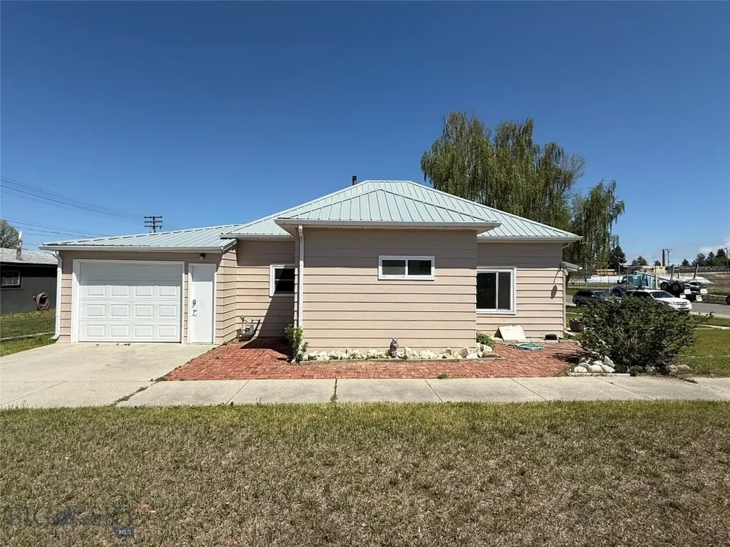 918 Fifth Street Deer Lodge MT 59722
