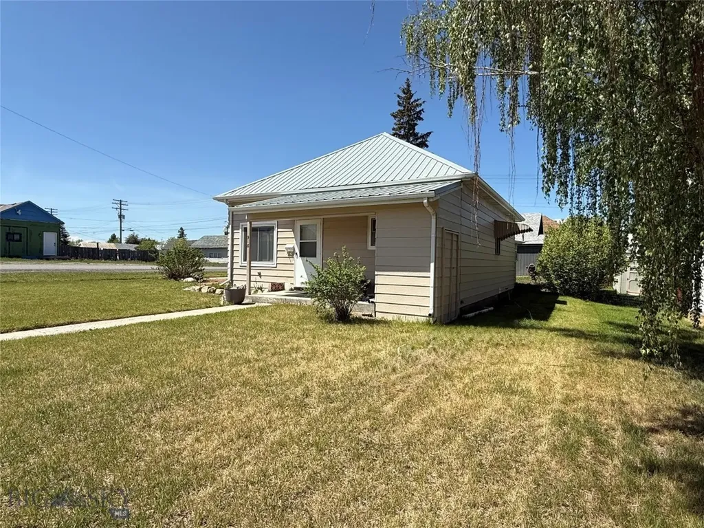 918 Fifth Street Deer Lodge MT 59722