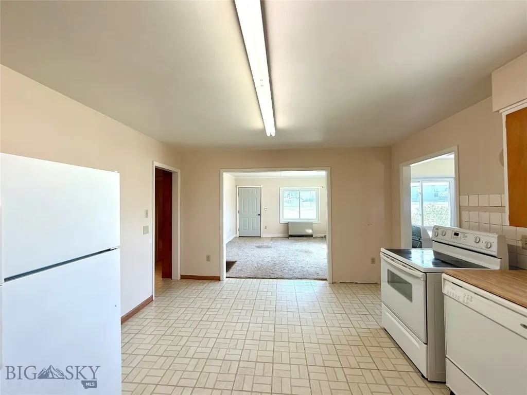 918 Fifth Street Deer Lodge MT 59722