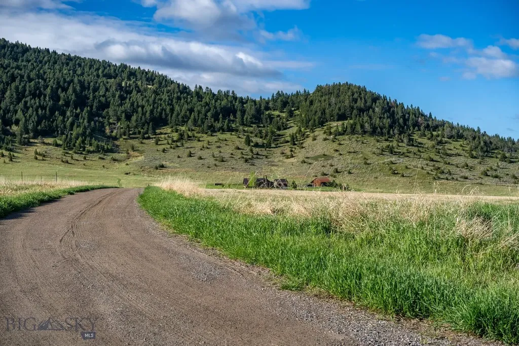 Nhn Suce Creek Road Livingston MT 59047