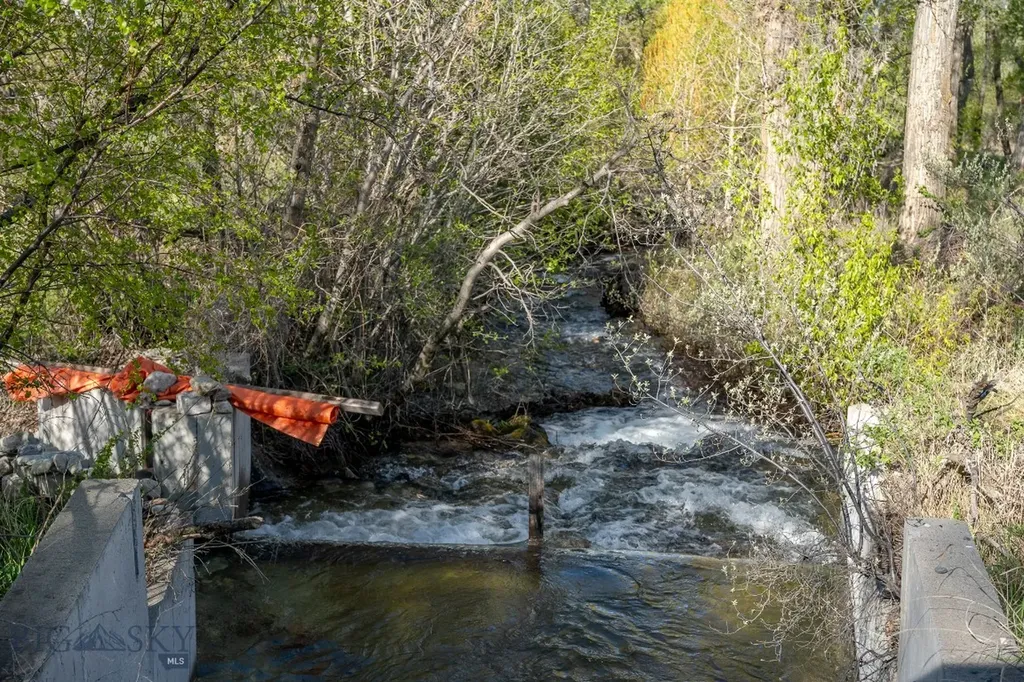 Nhn Suce Creek Road Livingston MT 59047