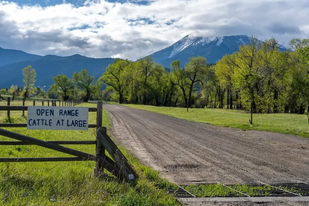 Nhn Suce Creek Road Livingston MT 59047