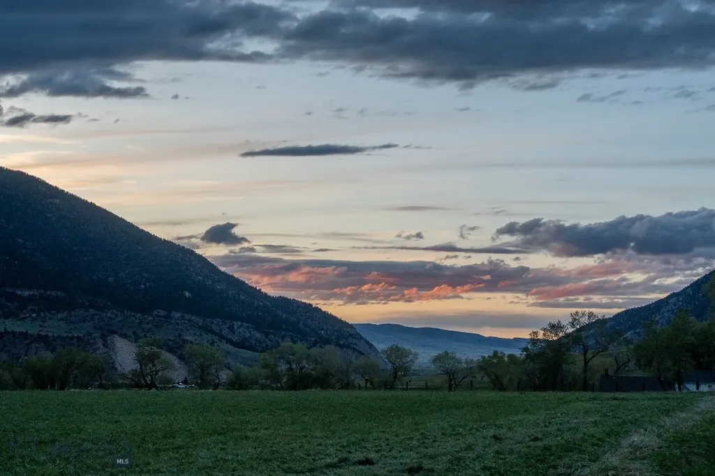 Nhn Suce Creek Road Livingston MT 59047