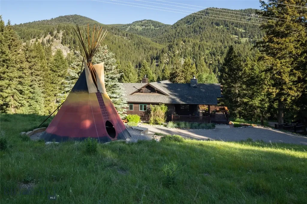 250 Pete's Way Big Sky MT 59730