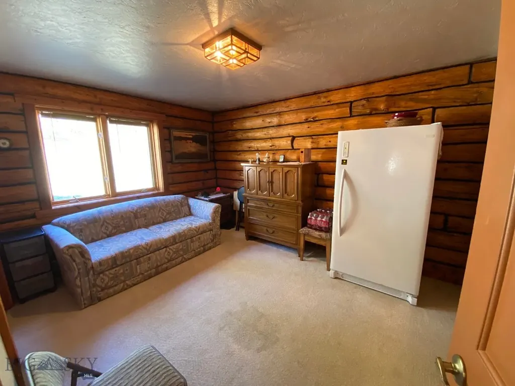 456 Friendspring Road Whitehall MT 59759