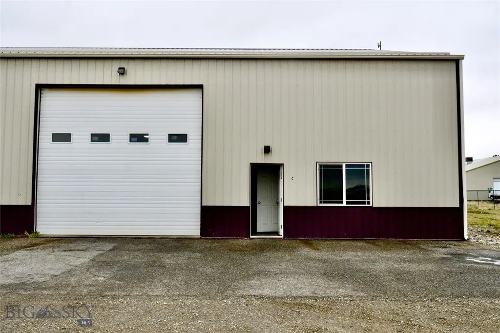 845 Glider Lane Belgrade MT 59714