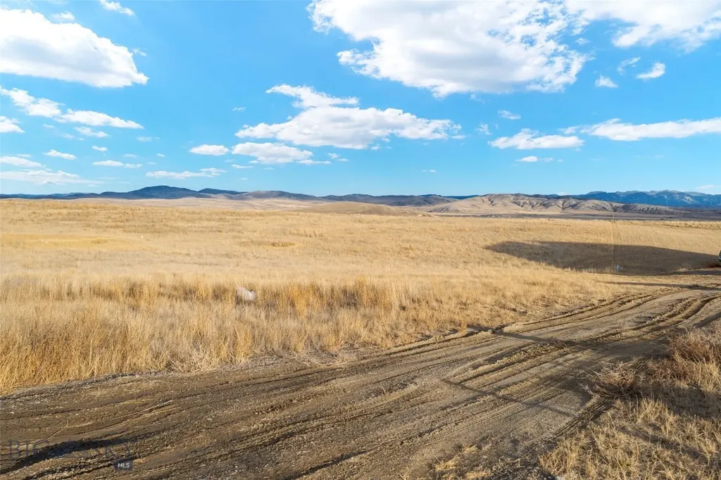 25 Zachary Peak Three Forks MT 59752