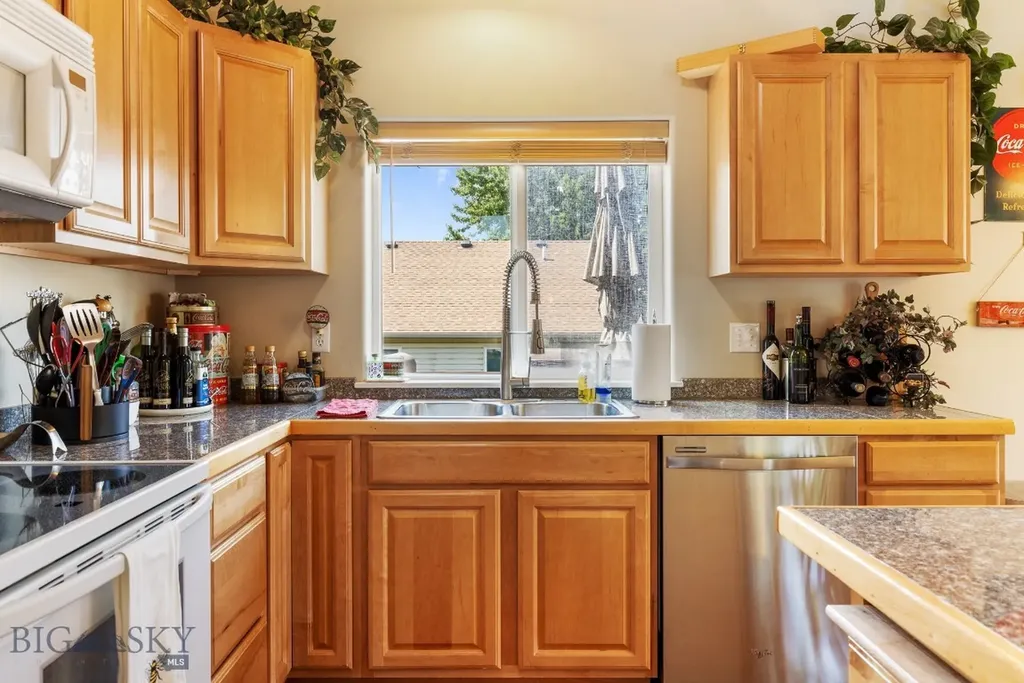 71 Leep Lane Belgrade MT 59714