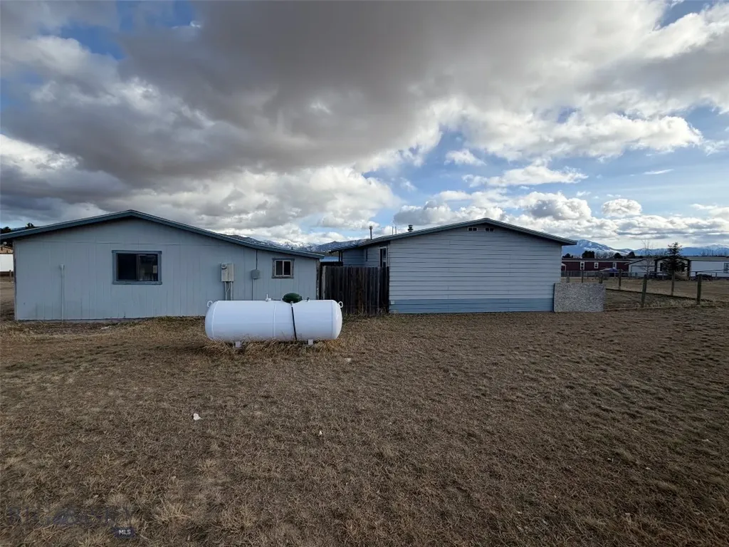 528 W Hugel Ennis MT 59729