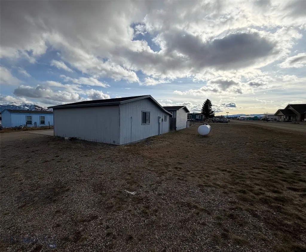 528 W Hugel Ennis MT 59729