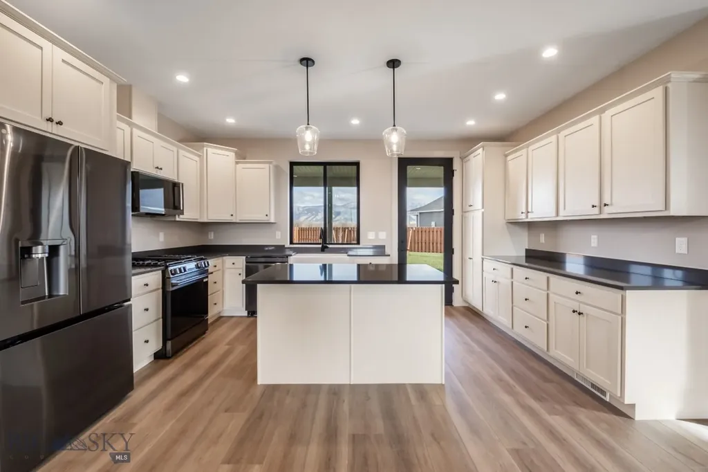 2215 Oriole Drive Belgrade MT 59714