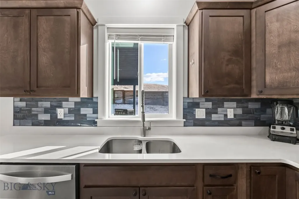 1202 Sweetgrass Lane Livingston MT 59047