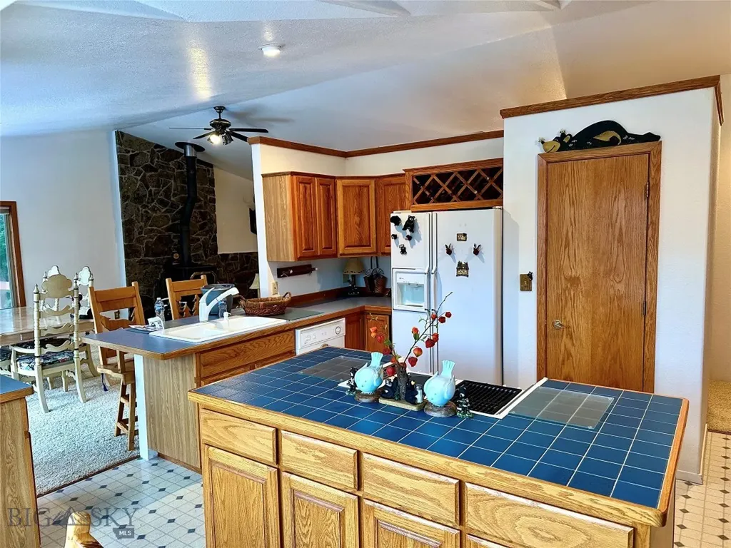 22932 Love Drive Bigfork MT 59911