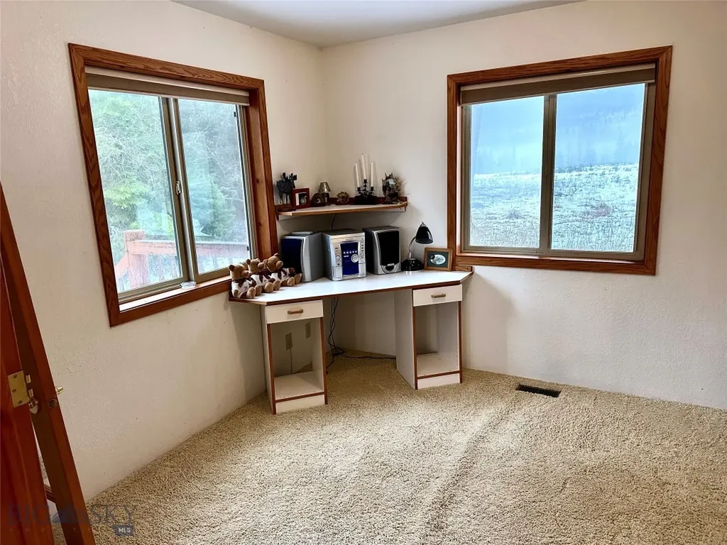 22932 Love Drive Bigfork MT 59911