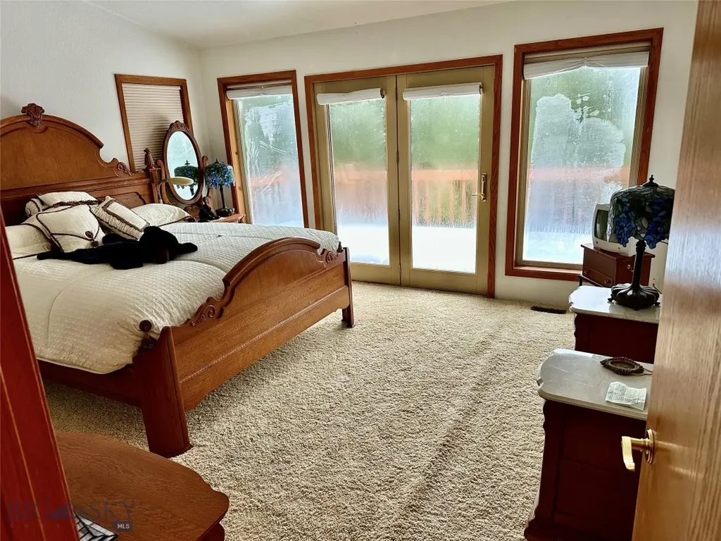 22932 Love Drive Bigfork MT 59911