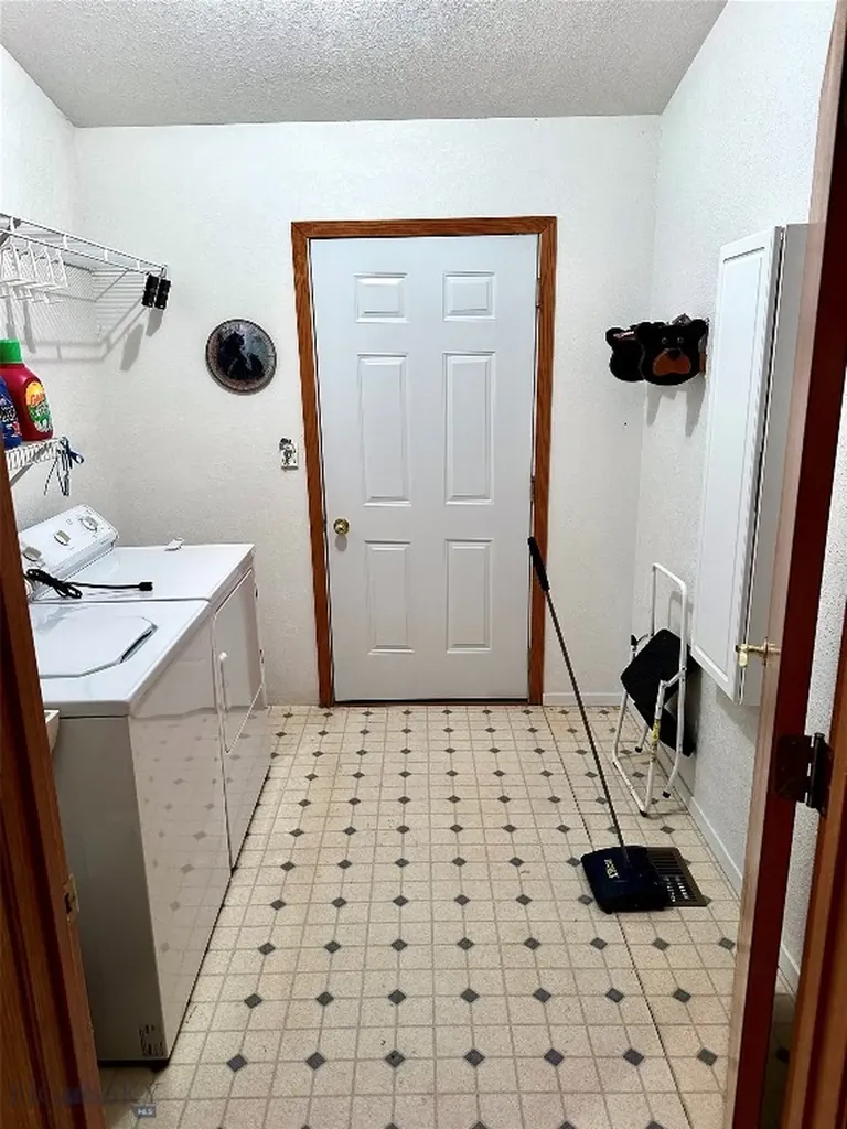 22932 Love Drive Bigfork MT 59911