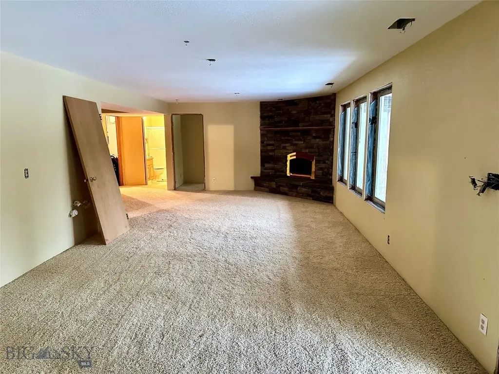 22932 Love Drive Bigfork MT 59911