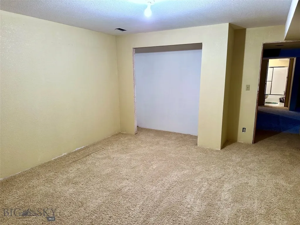 22932 Love Drive Bigfork MT 59911