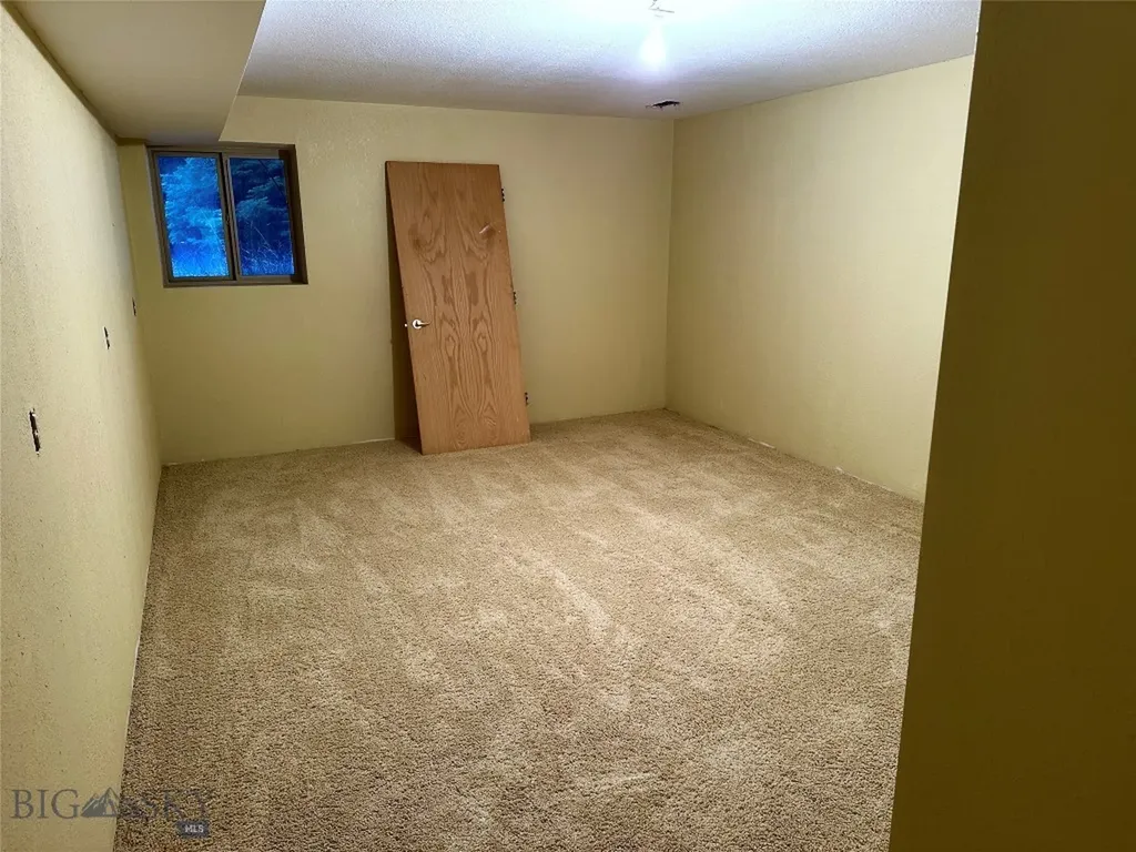 22932 Love Drive Bigfork MT 59911