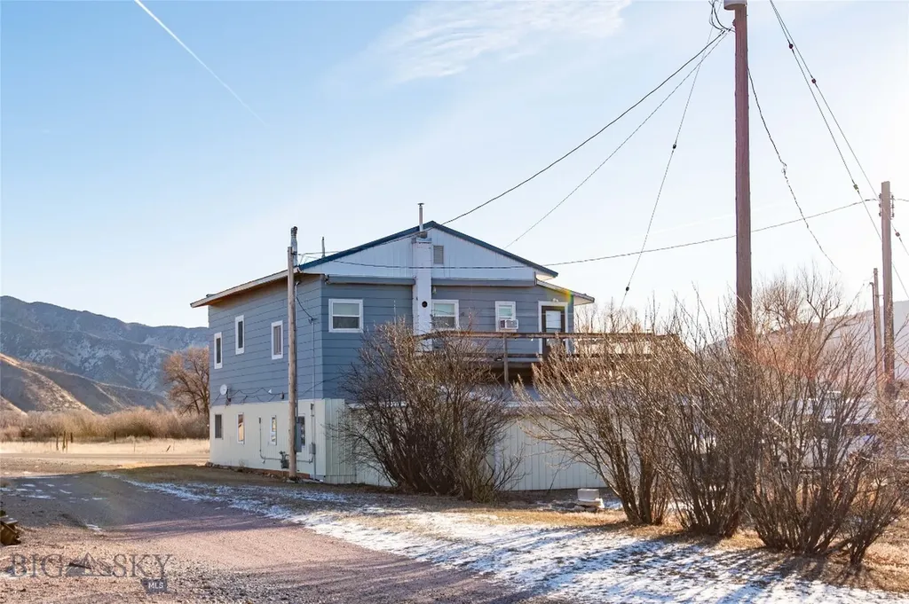 54 Mt-359 Highway Cardwell MT 59721