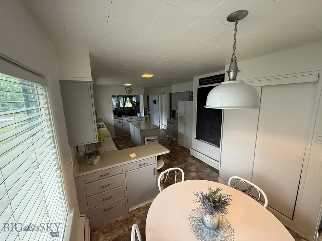 2821 Edwards Butte MT 59701
