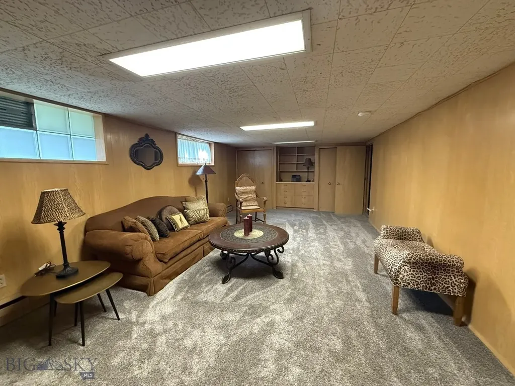 2821 Edwards Butte MT 59701