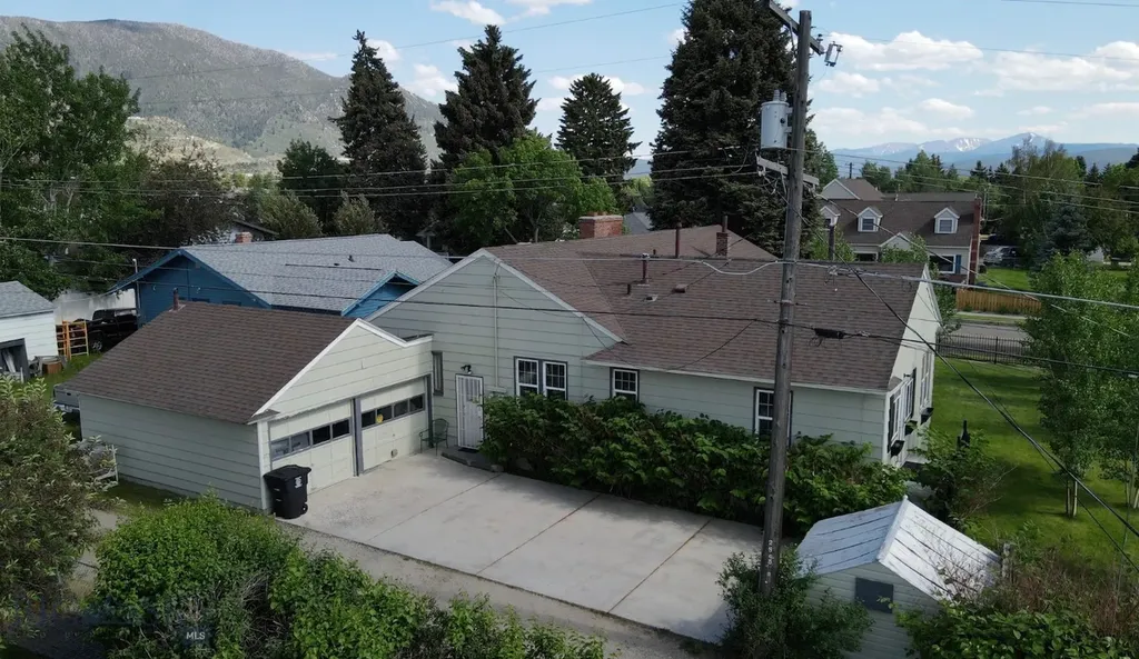 2821 Edwards Butte MT 59701