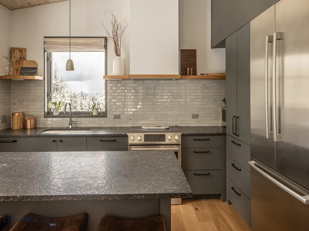 20 Lakewood Drive Big Sky MT 59716