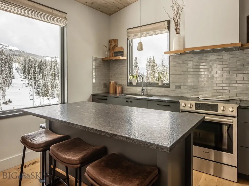 20 Lakewood Drive Big Sky MT 59716